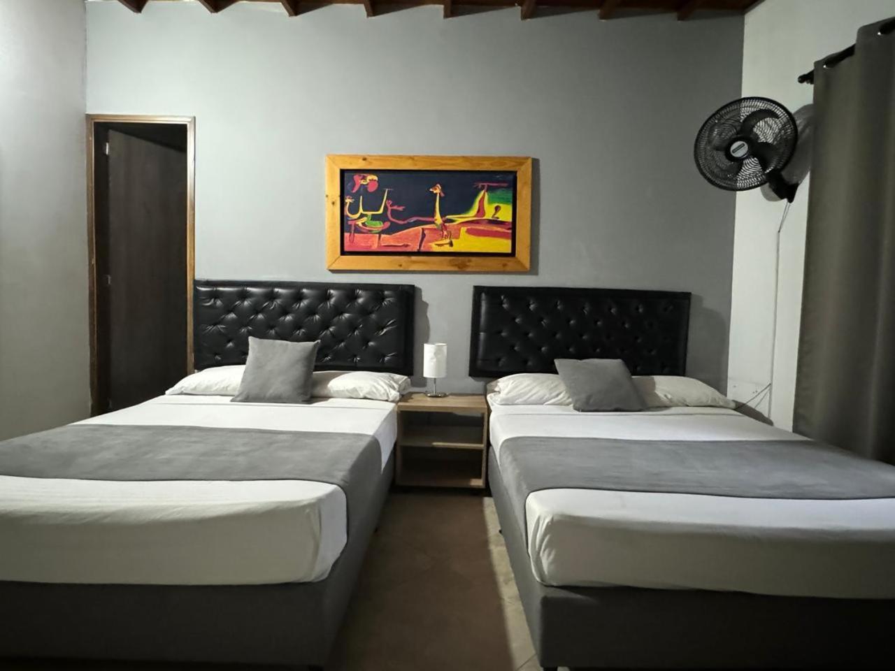 Gemas San Joaquin 1 Hotel Medellín Exterior foto