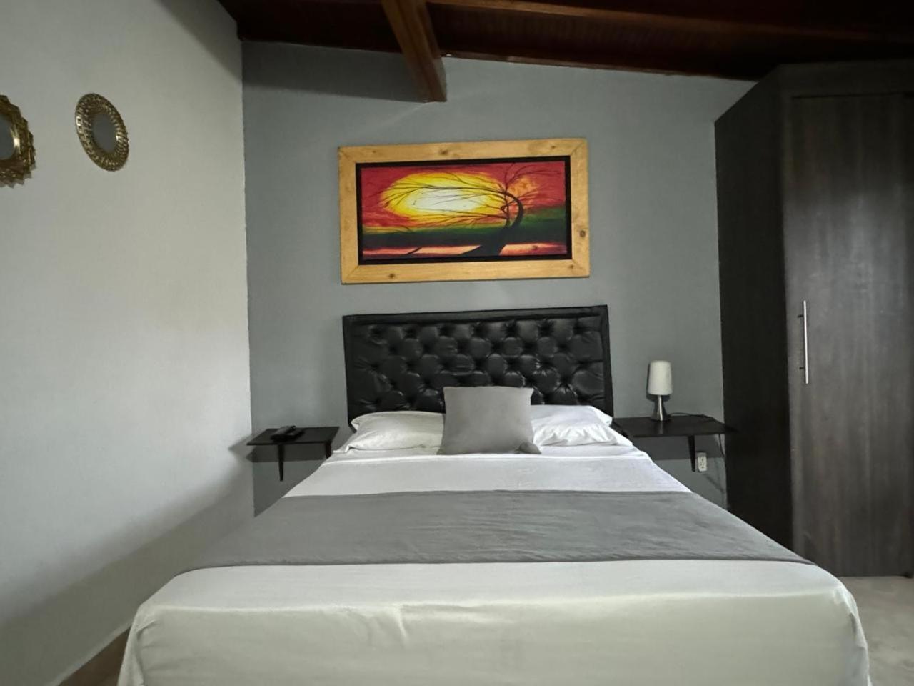 Gemas San Joaquin 1 Hotel Medellín Exterior foto